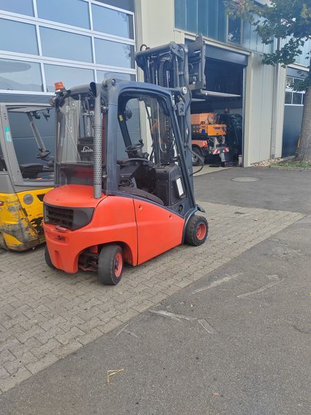 Linde H18D &mdash; jazden&aacute; manipulačn&aacute; technika | Booster Lift