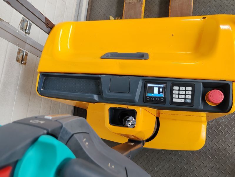 Jungheinrich EJE 116 2022y/ 1800mh &mdash; used warehouse equipment | Booster Lift