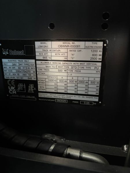 Bobcat LSM12N-i Neuger&auml;t!!! &mdash; jazden&aacute; manipulačn&aacute; technika | Booster Lift