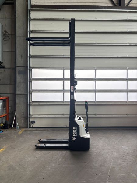 Bobcat LSM12N-i Neuger&auml;t!!! &mdash; jazden&aacute; manipulačn&aacute; technika | Booster Lift