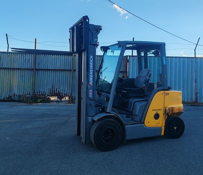 Jungheinrich DFG 425s 5.5m/ 4v/ 4371mh &mdash; jazden&aacute; manipulačn&aacute; technika | Booster Lift