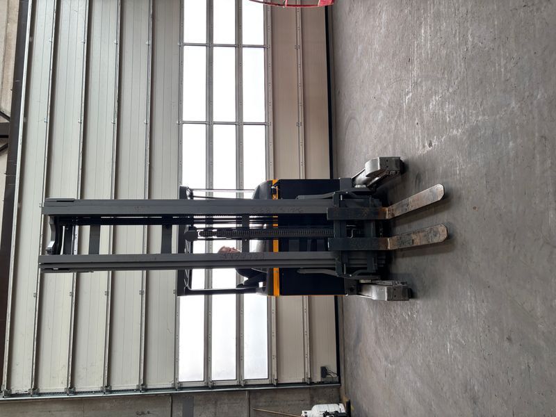 Jungheinrich ETV 214 &mdash; used warehouse equipment | Booster Lift