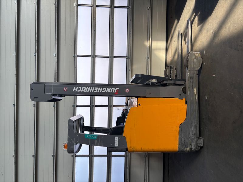 Jungheinrich ETV 214 &mdash; gebrauchte Stapler | Booster Lift