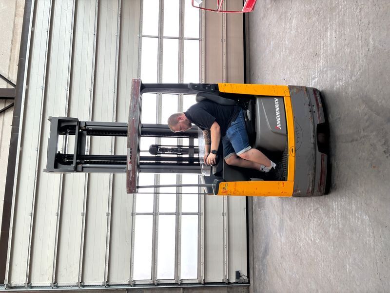 Jungheinrich ETV 214 &mdash; used warehouse equipment | Booster Lift