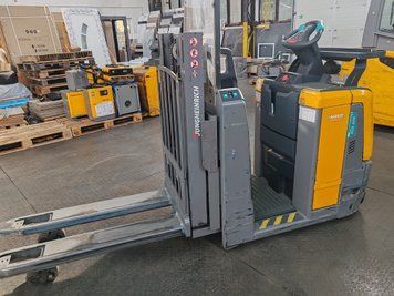 Jungheinrich ECD 320 1.6m/ 2021y/ 4999mh &mdash; gebrauchte Stapler | Booster Lift