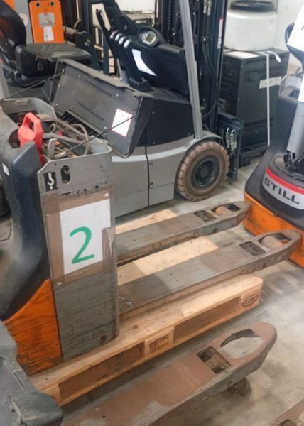 Still ECU 16 &mdash; jazden&aacute; manipulačn&aacute; technika | Booster Lift