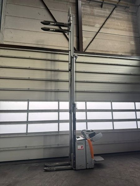 Still EXV-SF14 mit Initialhub &mdash; jazden&aacute; manipulačn&aacute; technika | Booster Lift