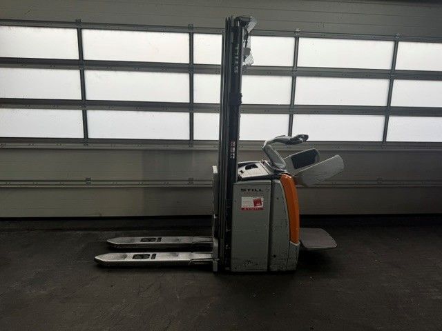 Still EXV-SF14 mit Initialhub &mdash; jazden&aacute; manipulačn&aacute; technika | Booster Lift