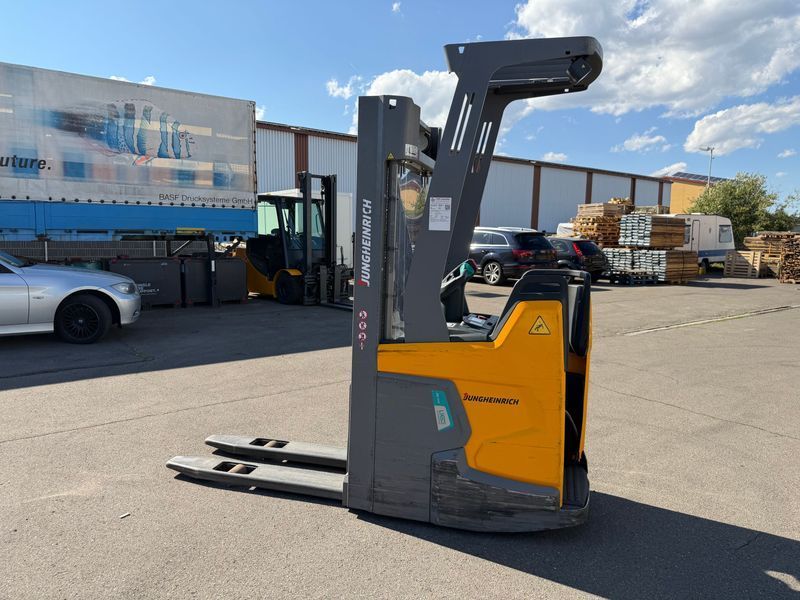 Jungheinrich ERC 214i lion 4.7m/ 2022y/ 1059h &mdash; вживана складська техніка | Booster Lift