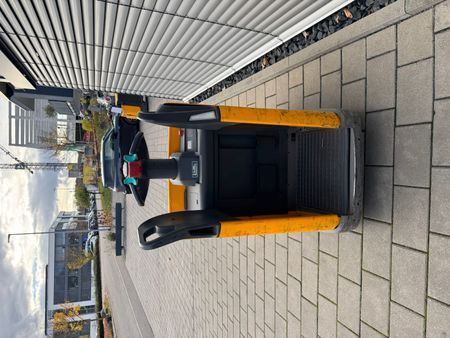 Jungheinrich ERE 120 FP Baujahr 2021 Lithium &mdash; used warehouse equipment | Booster Lift