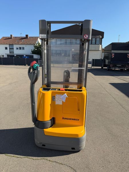 Jungheinrich EJC 110 4.3m/ 691h/ 2020y &mdash; jazden&aacute; manipulačn&aacute; technika | Booster Lift