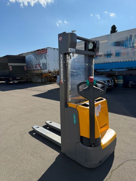 Jungheinrich EJC 110 4.3m/ 691h/ 2020y &mdash; jazden&aacute; manipulačn&aacute; technika | Booster Lift