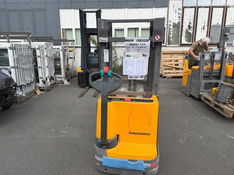 Jungheinrich EJC 112 batt 2021/ 4.09m res HPJ &mdash; gebrauchte Stapler | Booster Lift