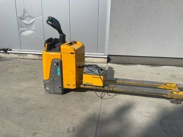 Jungheinrich ERE 120 2400mm 50% batt &mdash; jazden&aacute; manipulačn&aacute; technika | Booster Lift