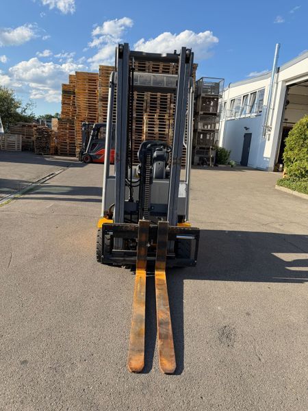 Jungheinrich EFG 110 2022y/ 3.3m/ 1127h &mdash; jazden&aacute; manipulačn&aacute; technika | Booster Lift