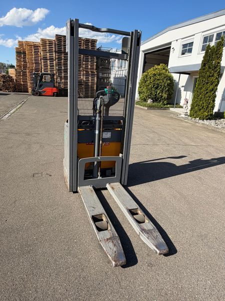 Jungheinrich EJC 112 li-ion 2.9m/ cold store &mdash; б/у складская техника | Booster Lift