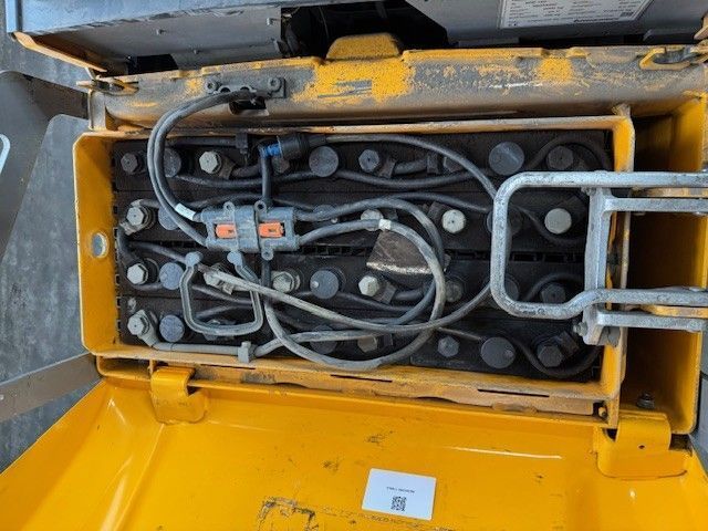Jungheinrich ERE 120 &mdash; jazden&aacute; manipulačn&aacute; technika | Booster Lift