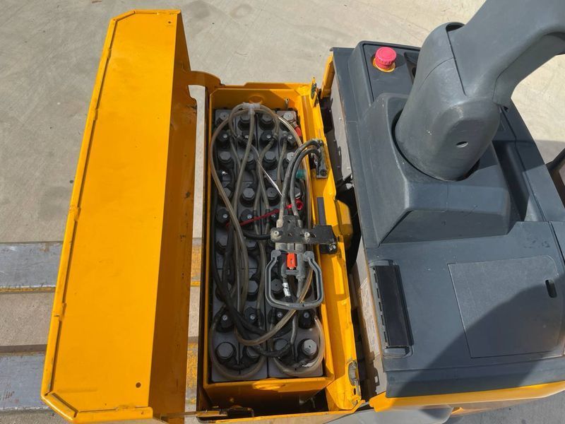 Jungheinrich ERE 120 2400mm 50% batt &mdash; вживана складська техніка | Booster Lift
