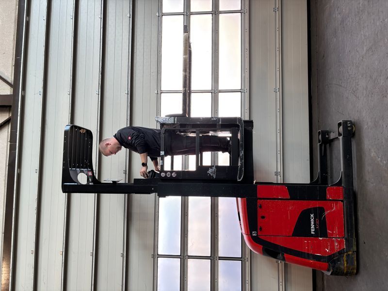 Linde V 10 &mdash; jazden&aacute; manipulačn&aacute; technika | Booster Lift