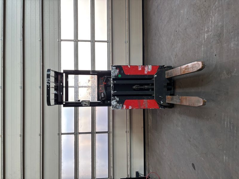 Linde V 10 &mdash; jazden&aacute; manipulačn&aacute; technika | Booster Lift