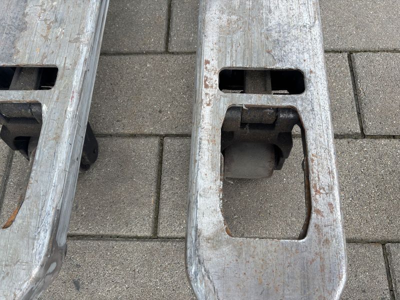 Still EXUH20 &mdash; jazden&aacute; manipulačn&aacute; technika | Booster Lift