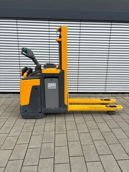 Jungheinrich ERD 220 KLPF &mdash; gebrauchte Stapler | Booster Lift