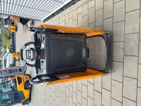 Still EXH-S20 &mdash; jazden&aacute; manipulačn&aacute; technika | Booster Lift
