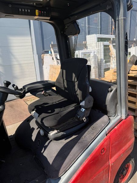 Linde H18D &mdash; used warehouse equipment | Booster Lift