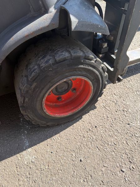 Linde H18D &mdash; used warehouse equipment | Booster Lift