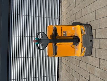 Jungheinrich EJE 222 &mdash; б/у складская техника | Booster Lift