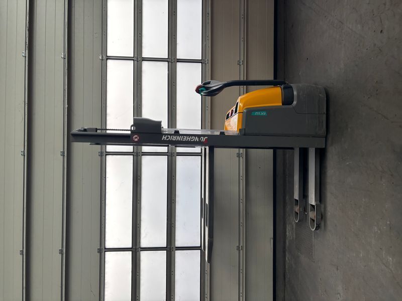 Jungheinrich EJC 112 &mdash; gebrauchte Stapler | Booster Lift