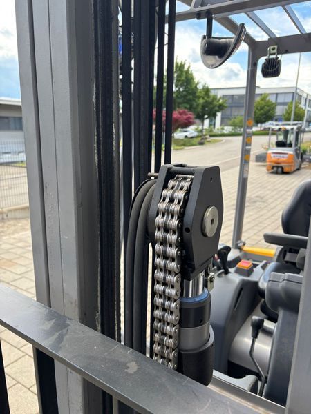 Jungheinrich EFG 115 SP GE 115-600 DZ &mdash; used warehouse equipment | Booster Lift