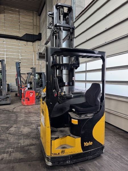 Yale MR14 &mdash; used warehouse equipment | Booster Lift