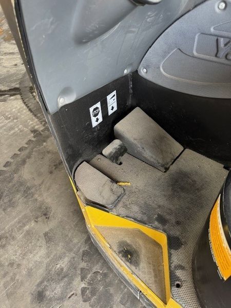 Yale MR14 &mdash; used warehouse equipment | Booster Lift