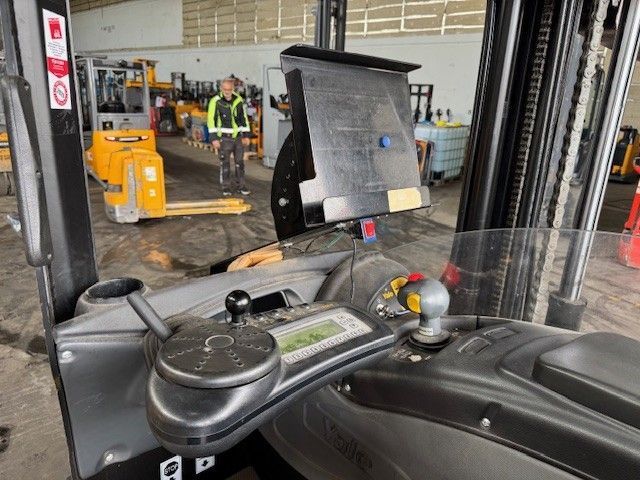 Yale MR14 &mdash; used warehouse equipment | Booster Lift