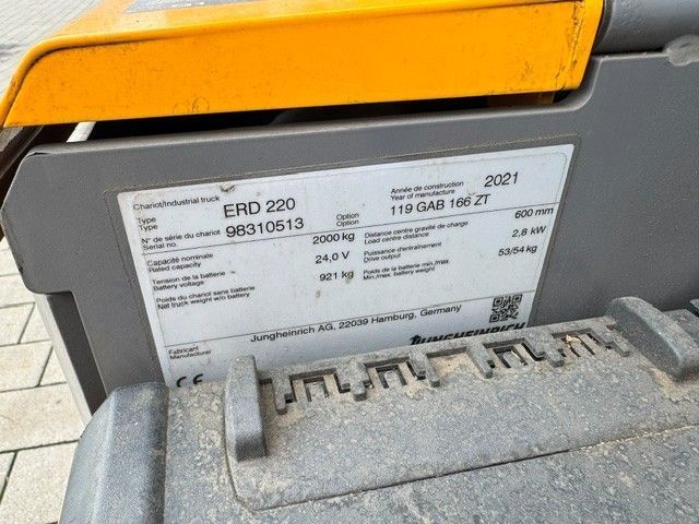 Jungheinrich ERD 220 Lithium &mdash; jazden&aacute; manipulačn&aacute; technika | Booster Lift