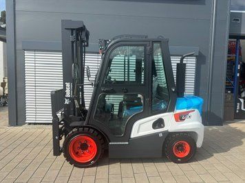 Bobcat D30NXS &mdash; jazden&aacute; manipulačn&aacute; technika | Booster Lift