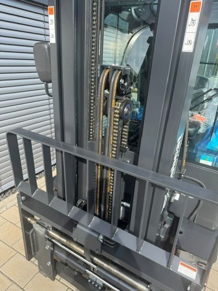 Bobcat D30NXS &mdash; jazden&aacute; manipulačn&aacute; technika | Booster Lift
