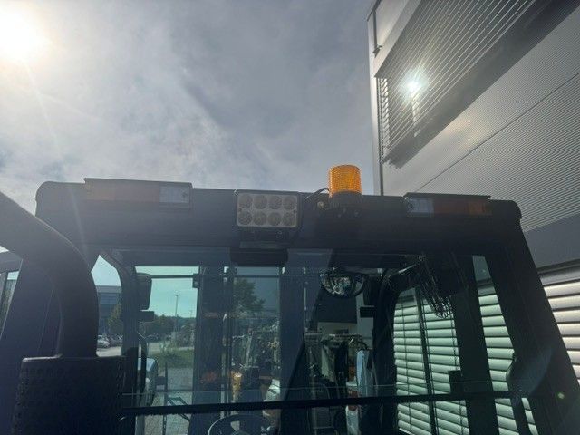 Bobcat D30NXS &mdash; jazden&aacute; manipulačn&aacute; technika | Booster Lift