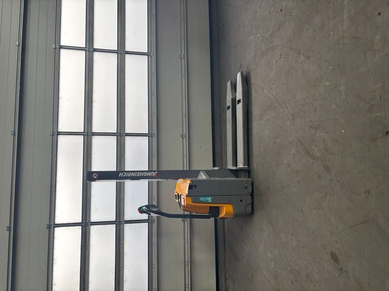 Jungheinrich EMD 118 &mdash; gebrauchte Stapler | Booster Lift