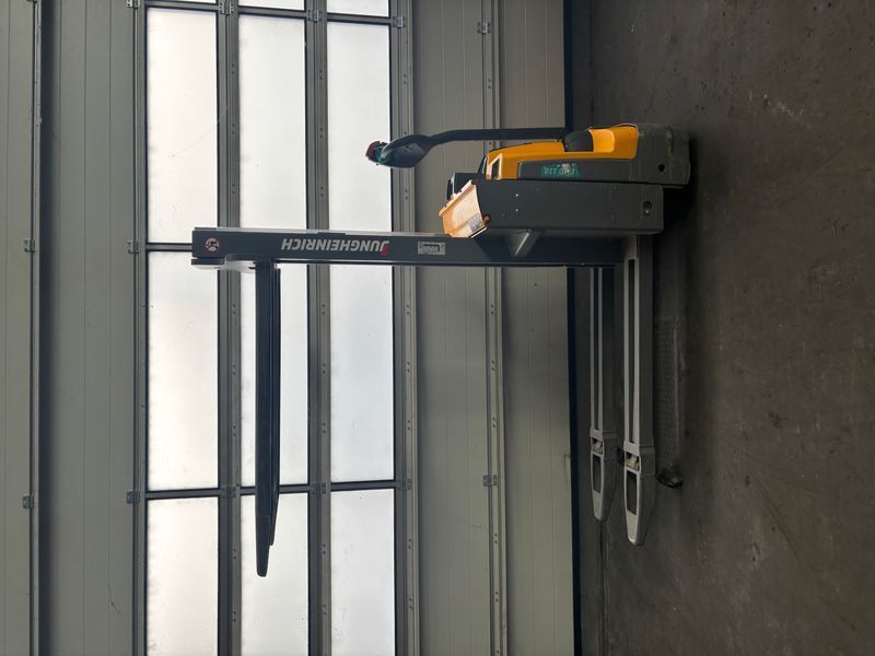 Jungheinrich EMD 118 &mdash; gebrauchte Stapler | Booster Lift