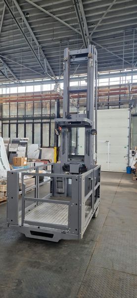 Jungheinrich EKS 412s P+F220 1050 DT &mdash; used warehouse equipment | Booster Lift