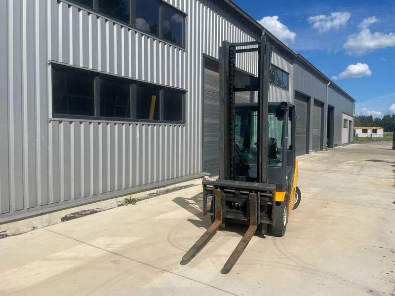 Jungheinrich DFG 425s 6190mh/ 4.5m/ 2.5t &mdash; used warehouse equipment | Booster Lift
