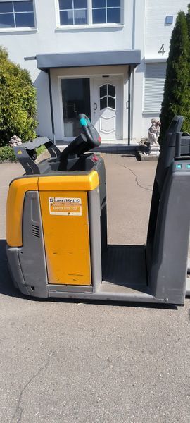 Jungheinrich ECE 225 / 2022y/ 595h &mdash; jazden&aacute; manipulačn&aacute; technika | Booster Lift