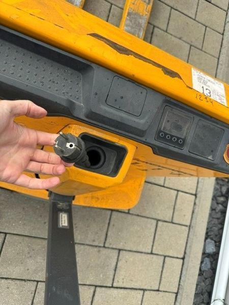 Jungheinrich EJE 116i Li-Ion &mdash; jazden&aacute; manipulačn&aacute; technika | Booster Lift
