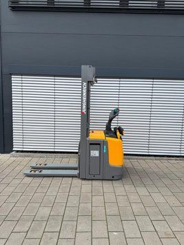Jungheinrich ERC 216z - 525DZ Triplex Initalhub &mdash; gebrauchte Stapler | Booster Lift