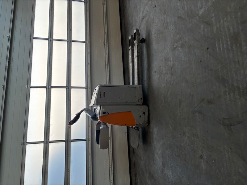 Still EXU-SF20 silver refurbished Still Still EXU-SF20 &mdash; gebrauchte Stapler | Booster Lift