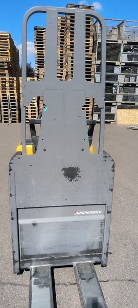 Jungheinrich ECE 225 / 2022y/ 595h &mdash; used warehouse equipment | Booster Lift