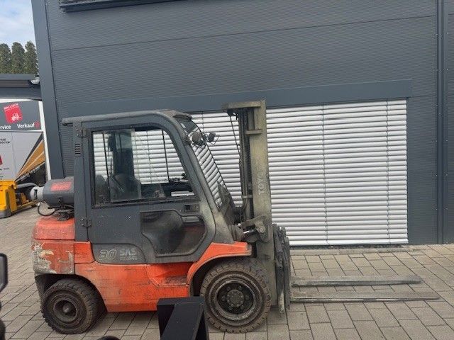 Toyota 02-7FGF30 &mdash; gebrauchte Stapler | Booster Lift