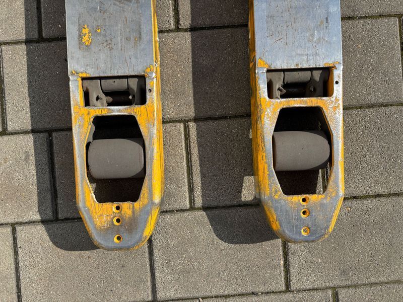 Jungheinrich EJE 120 &mdash; jazden&aacute; manipulačn&aacute; technika | Booster Lift